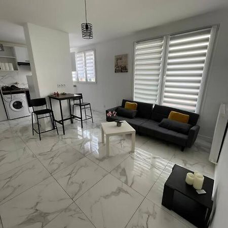 Appartement 2 Pieces, Salon Et Chambre, 44M2 Refait A Neuf Clichy Luaran gambar