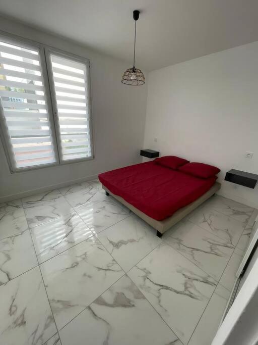 Appartement 2 Pieces, Salon Et Chambre, 44M2 Refait A Neuf Clichy Luaran gambar